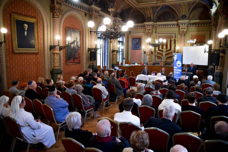 4096-2726-max (4).jpg